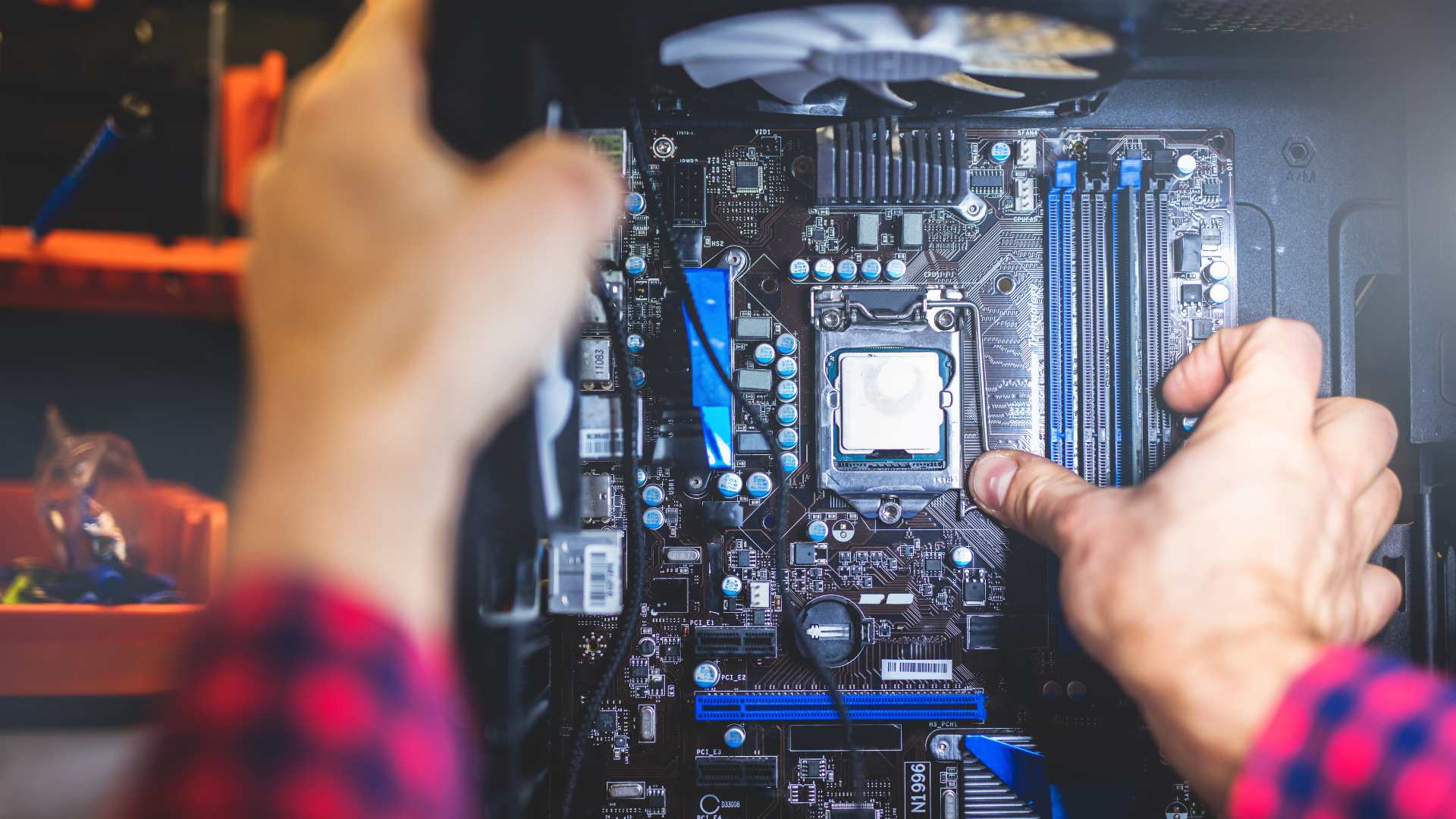 Hardwareinstallation für Hagen: 5 Dienste für Arbeitsplätze